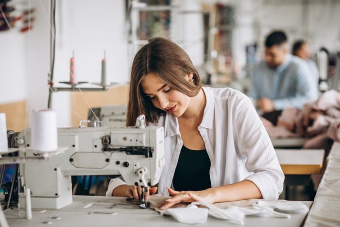 Abrir uma oficina de costura de roupas