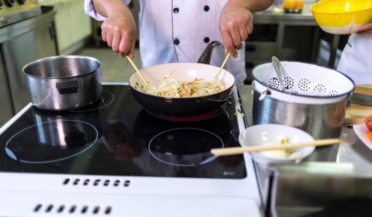 Dicas de como montar um restaurante de macarrão ao vivo