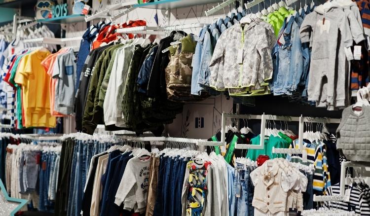 Fornecedores de roupas por quilo para revenda