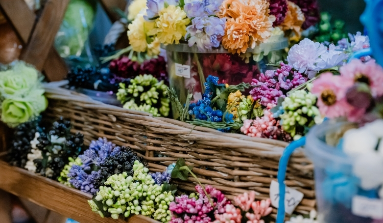 Lista de fornecedores de flores artificiais no atacado