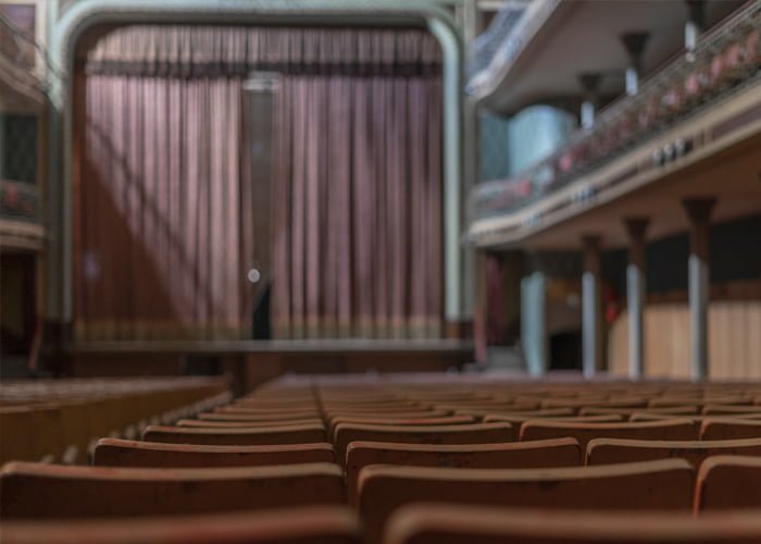 como criar uma companhia de teatro