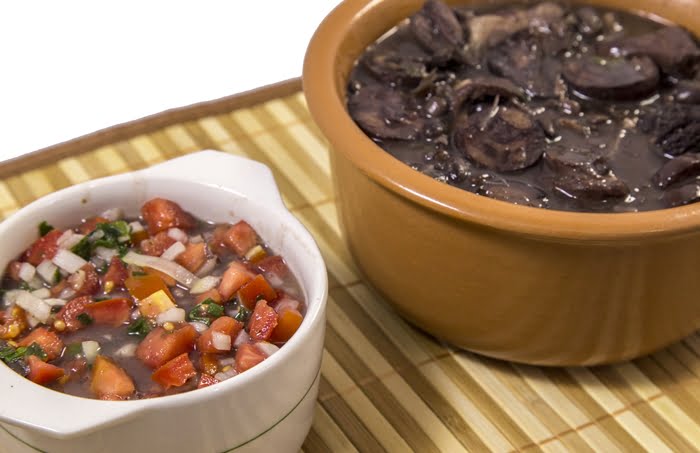 Vender feijoada é uma opção para delivery