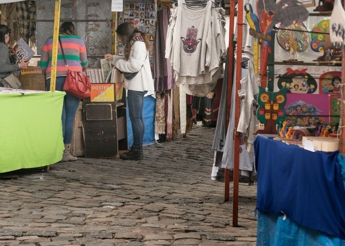 como montar uma barraca de feira para roupas