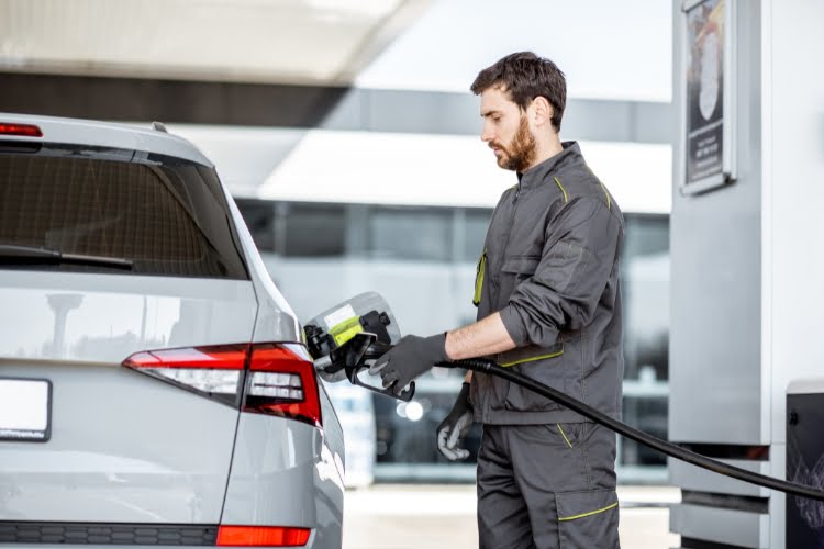 quanto custa para montar um posto de gasolina pequeno