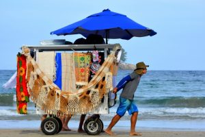 precisa de licença para vender na praia