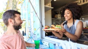 Para vender comida precisa de licença